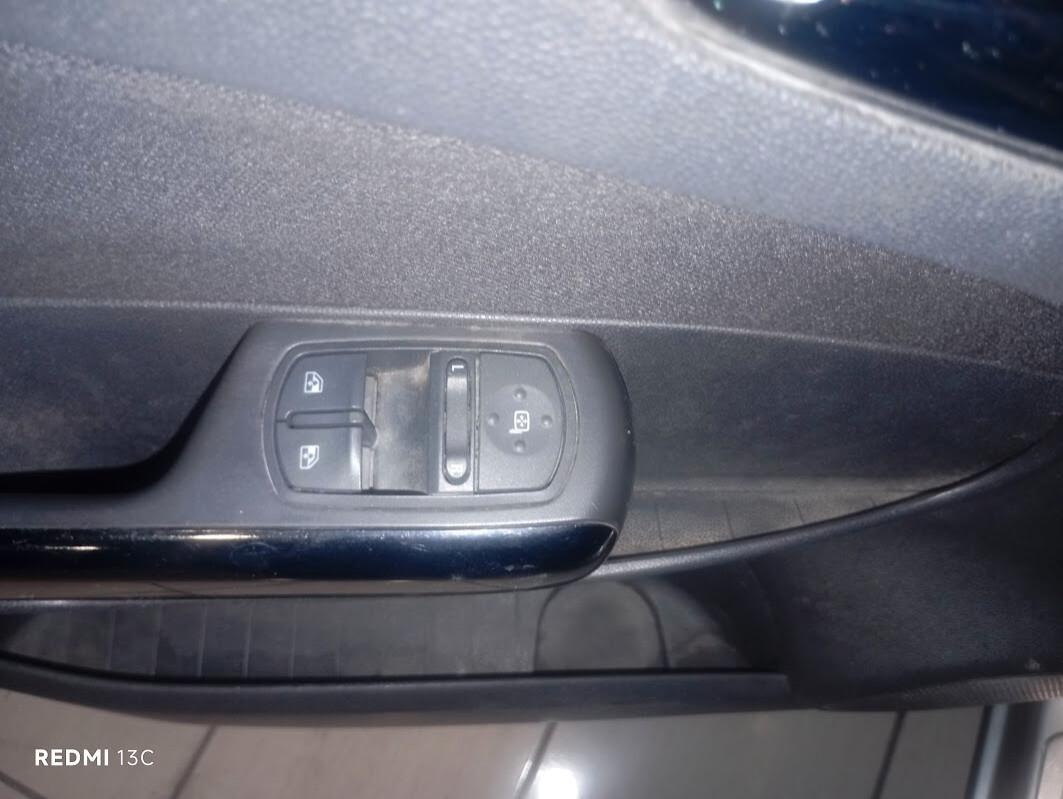 Opel Corsa del 2010 1200 benzina 110.000 km