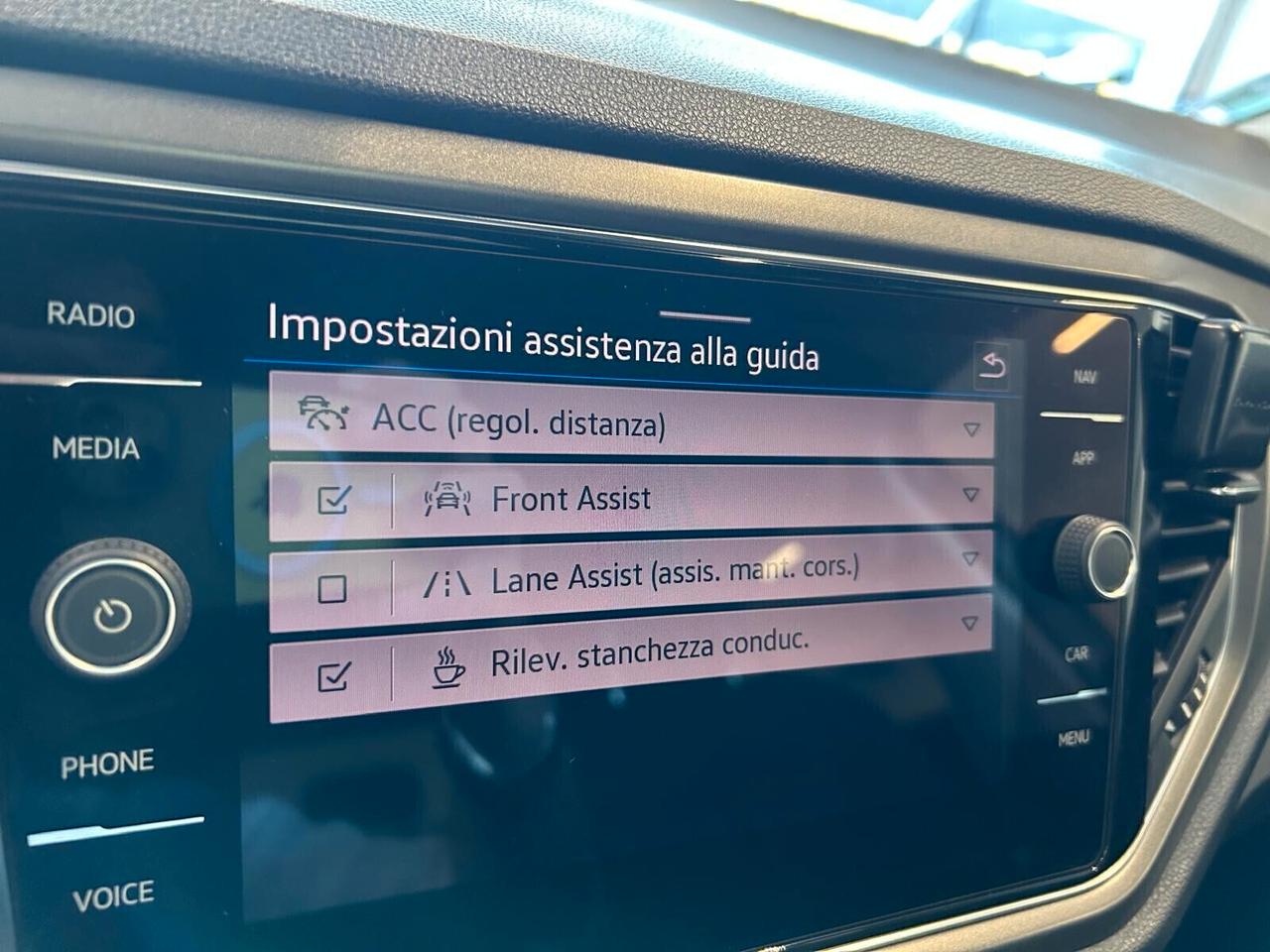 Volkswagen T-Roc STYLE 1.0 TSI 110 CV 6mt UNICO PR.