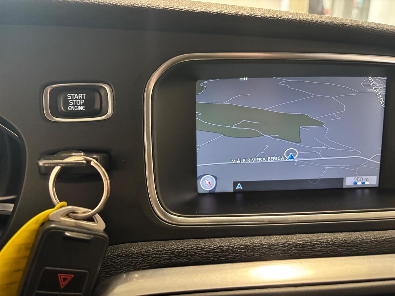 Volvo V40 D2 1.6 |INTERNI B-COLOR|TETTO|