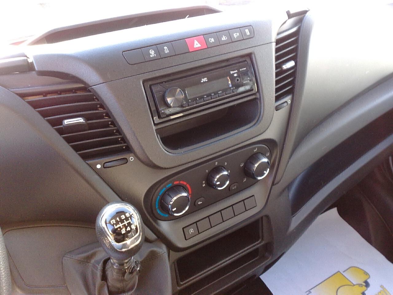 Iveco Daily 35s14 2.3hpt Furgone di serie - 2021