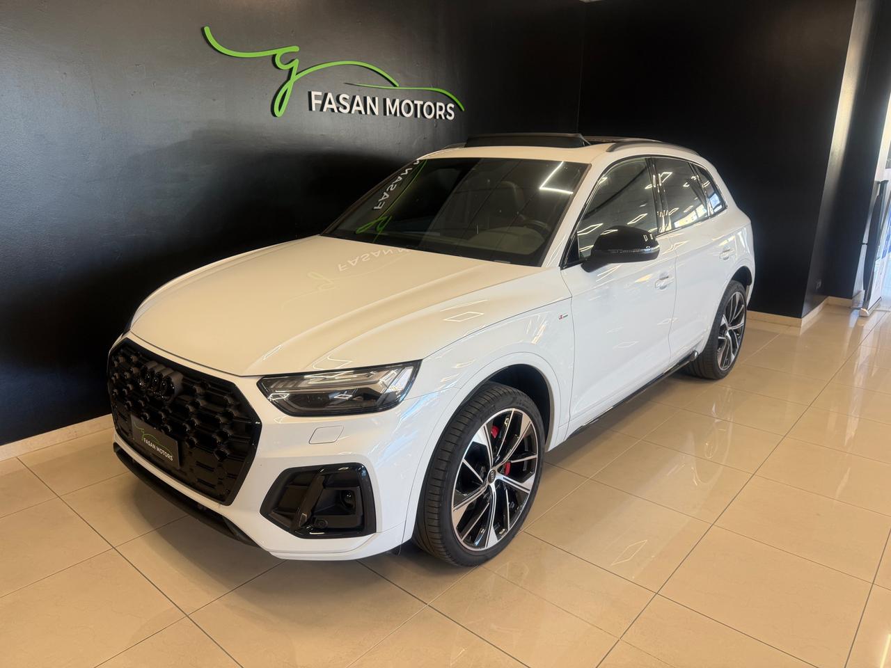 Audi Q5 40 2.0 tdi mhev 12V Identity Black quattro s-tronic