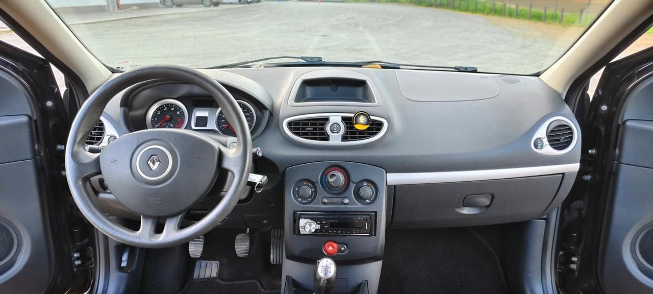 Renault Clio 1.2 16V 5 porte Luxe