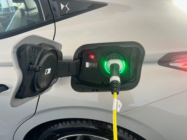 DS AUTOMOBILES DS 4 E-Tense 225 Cross Trocadero plug-in