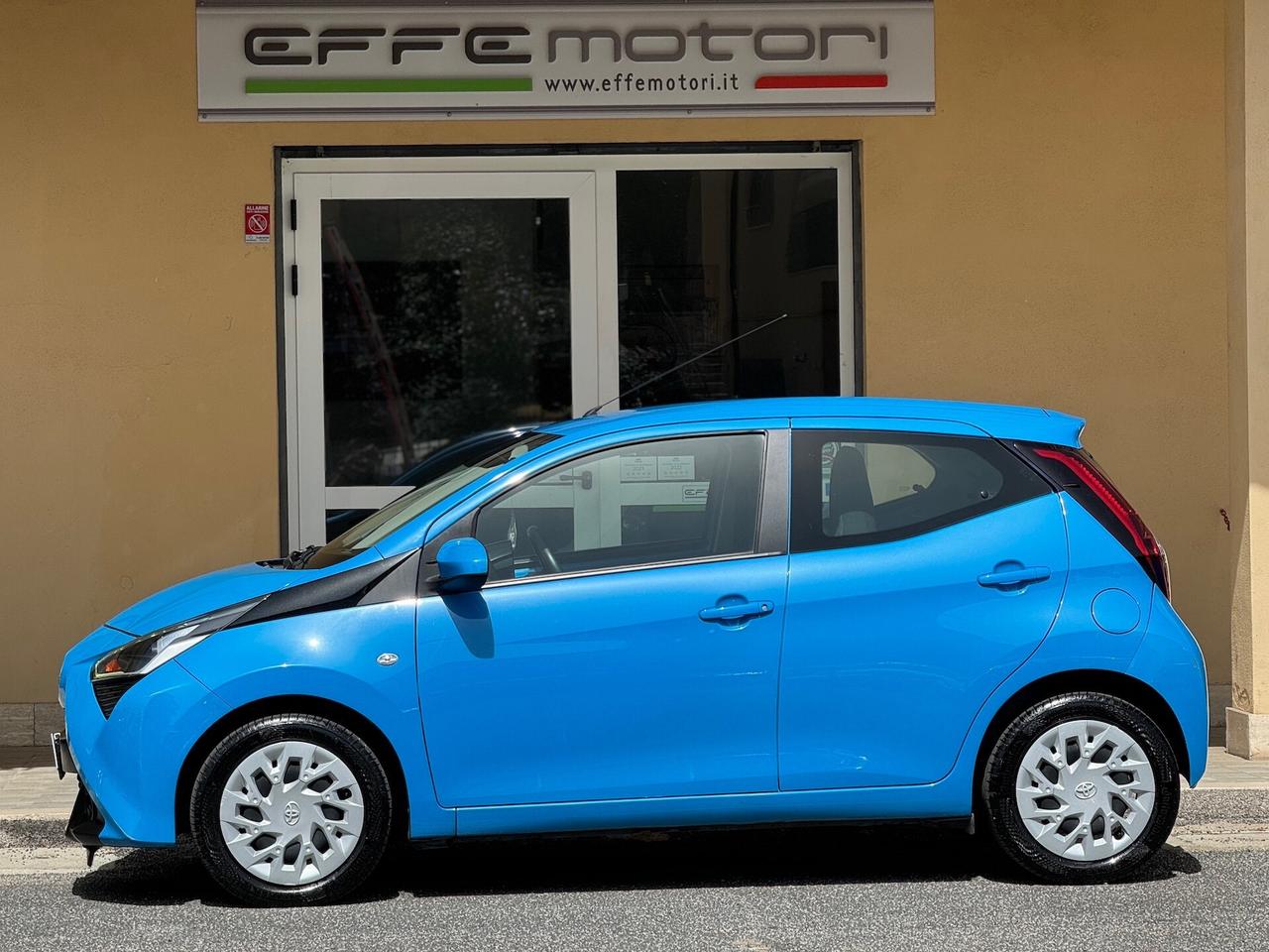 Toyota Aygo 1.0 VVT-i 72 CV 5 porte x-trend