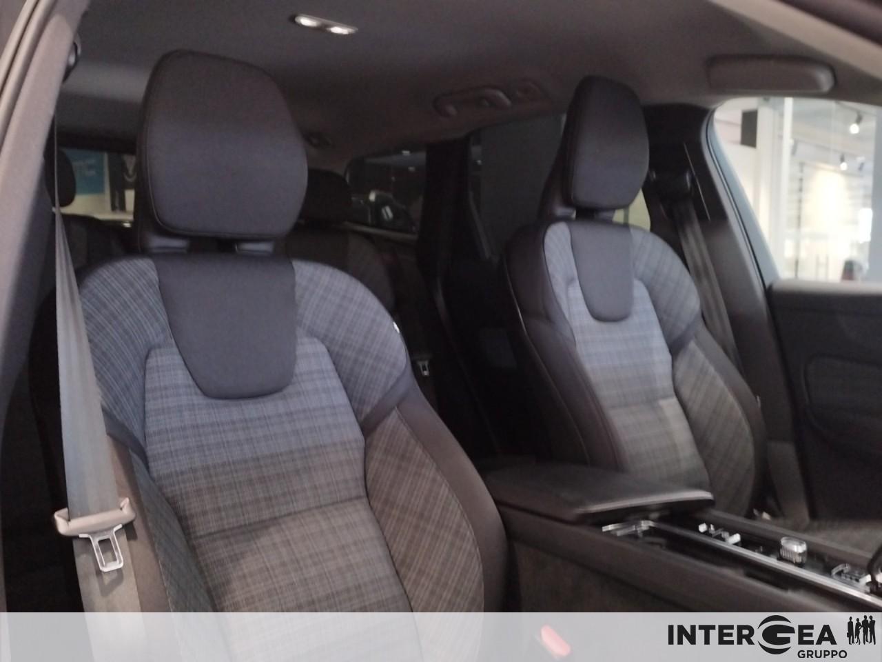 VOLVO XC60 2.0 b4 Core auto