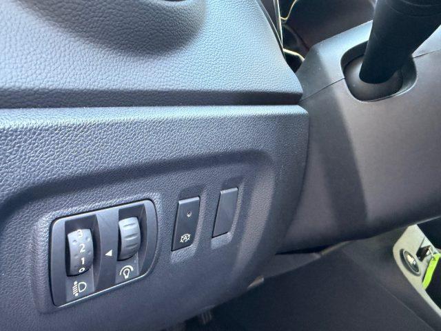 RENAULT Captur 0.9 90CV TCE ENERGY BOSE NAVIGATORE SENSORI PARCH.