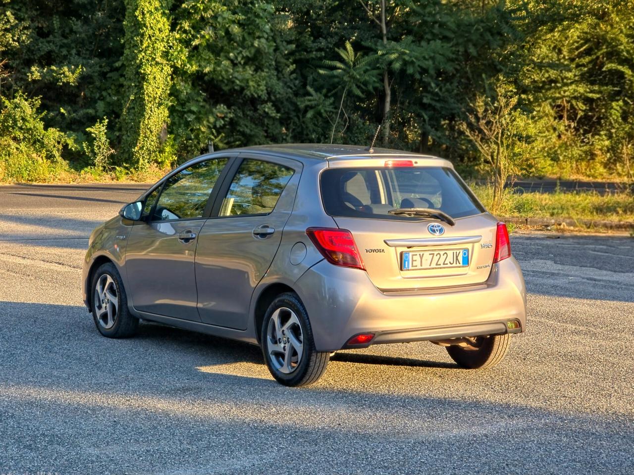 Toyota Yaris 1.5 Hybrid 5 porte Active -E6 Automatica NEO 2015