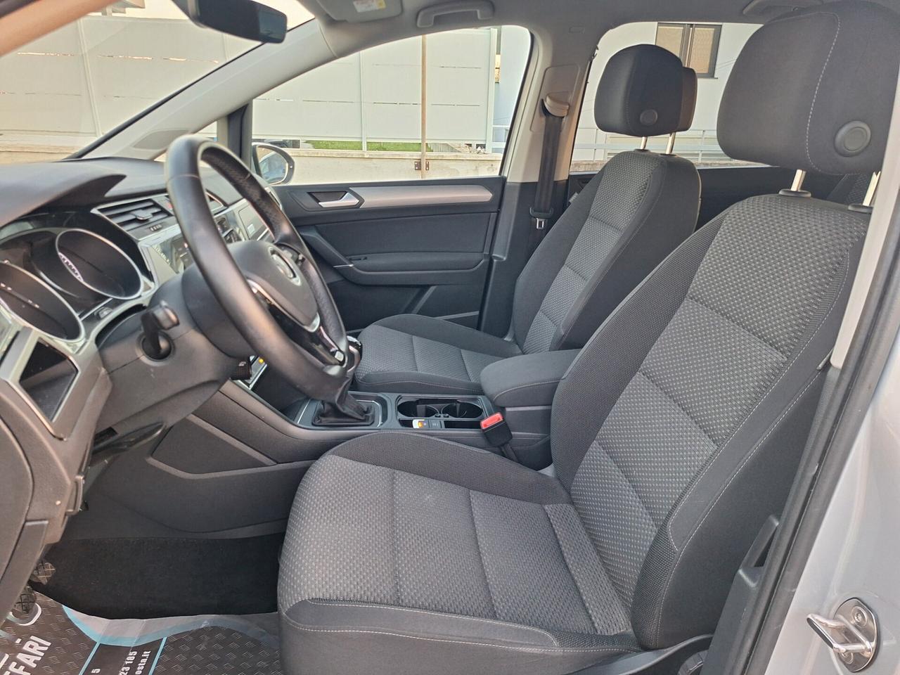 Volkswagen Touran 2.0 TDI 150cv Business NAV+RETROCAM. 2019