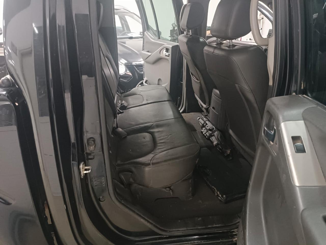 Nissan Navara 2.5 dCi 4 porte Double IVA DEDUCIBILE