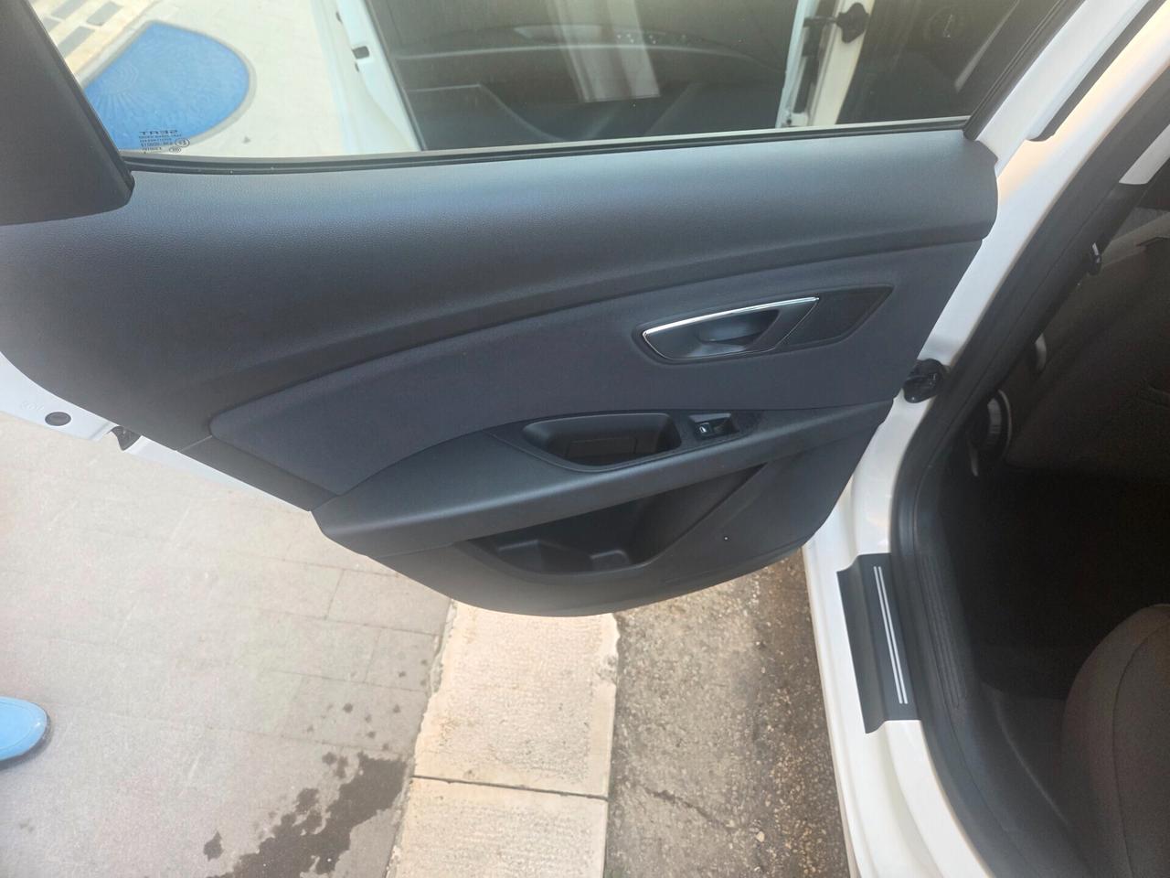 SEAT LEON 1.6 TDI ANNO 2015 FARI LED KM CERTIF VW