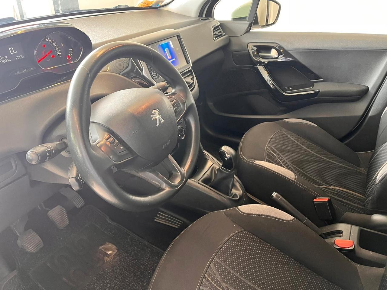 Peugeot 208 1.4 HDi 68 CV 5 porte Allure