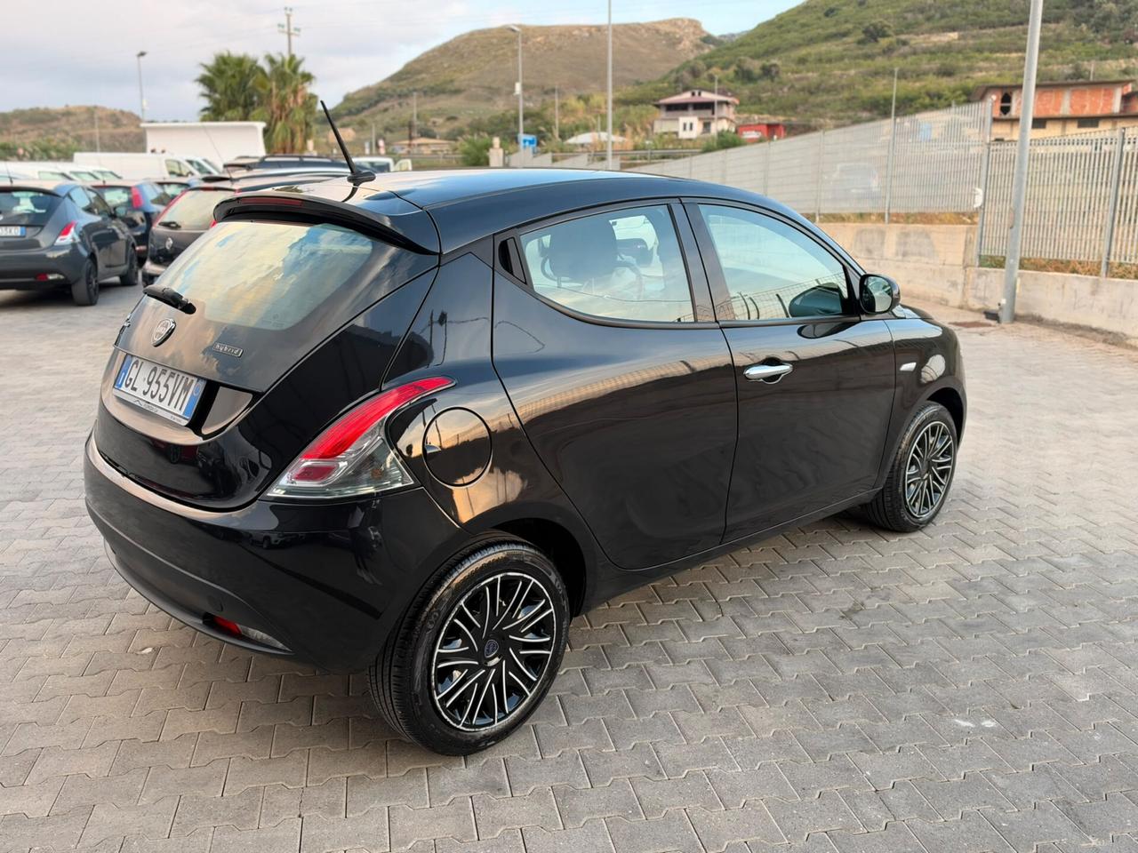 LANCIA YPSILON 1.0 FIREFLY 70CV HYBRID 2022