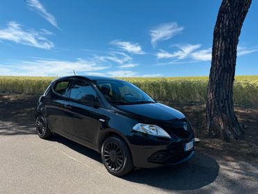 Lancia Ypsilon Ecochic hybrid