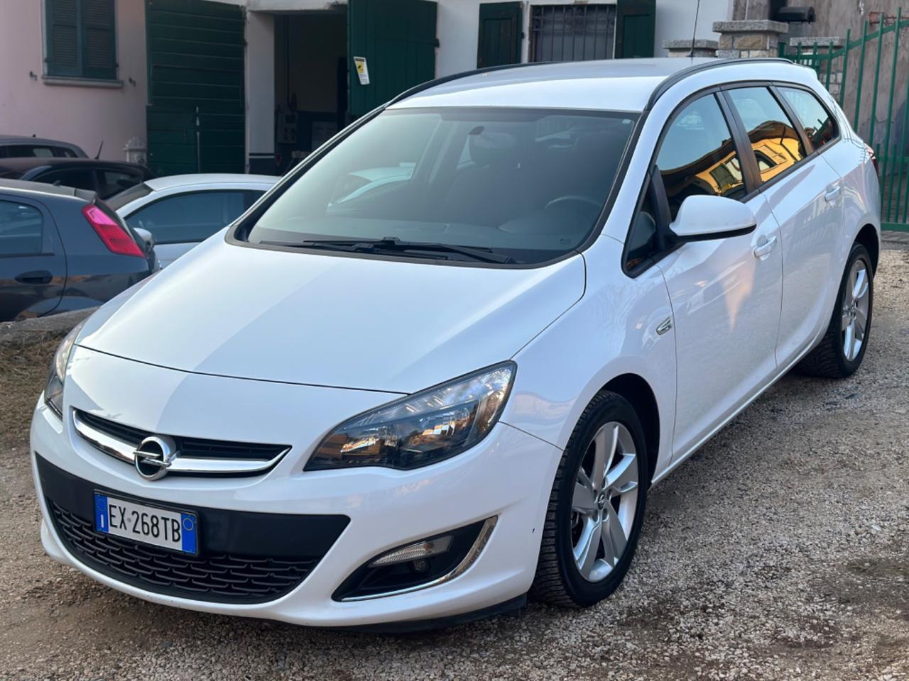 Opel Astra 1.4 Turbo 140CV Sports Tourer GPL Tech Cosmo