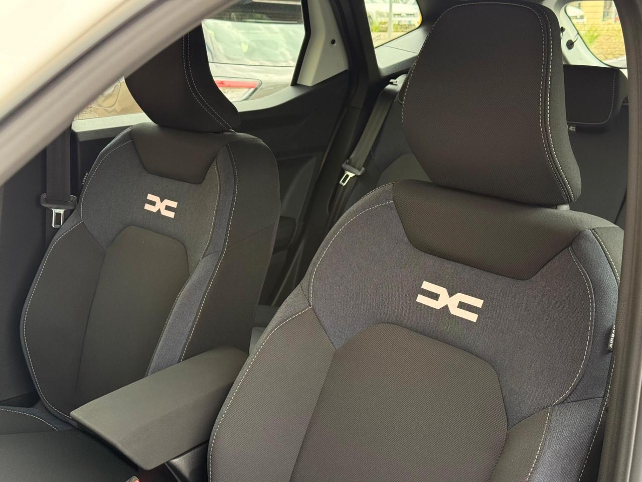 Dacia Duster Eco-G 100 CV Expression/Luci ambiente