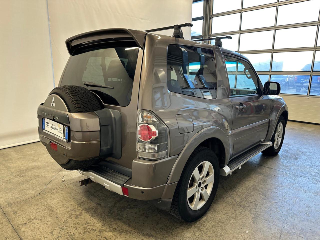 Mitsubishi Pajero 3.2 cr Instyle 200cv 3p auto