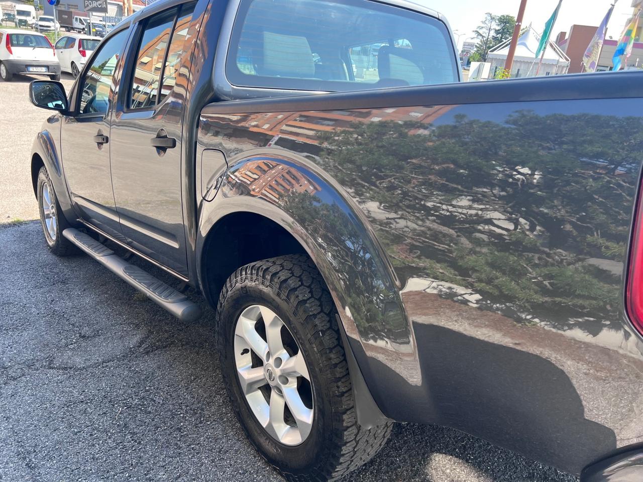 Nissan Navara 2.5 dCi 190CV 4 porte Double Cab LE Plus Restyling