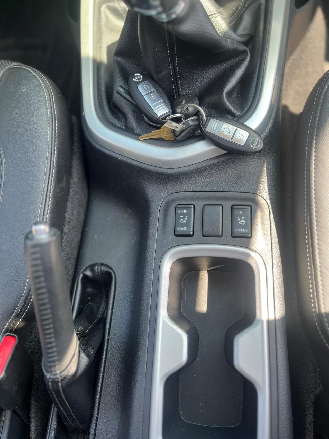 Nissan Navara 2.5 dCi 190CV 4 porte Double Cab LE