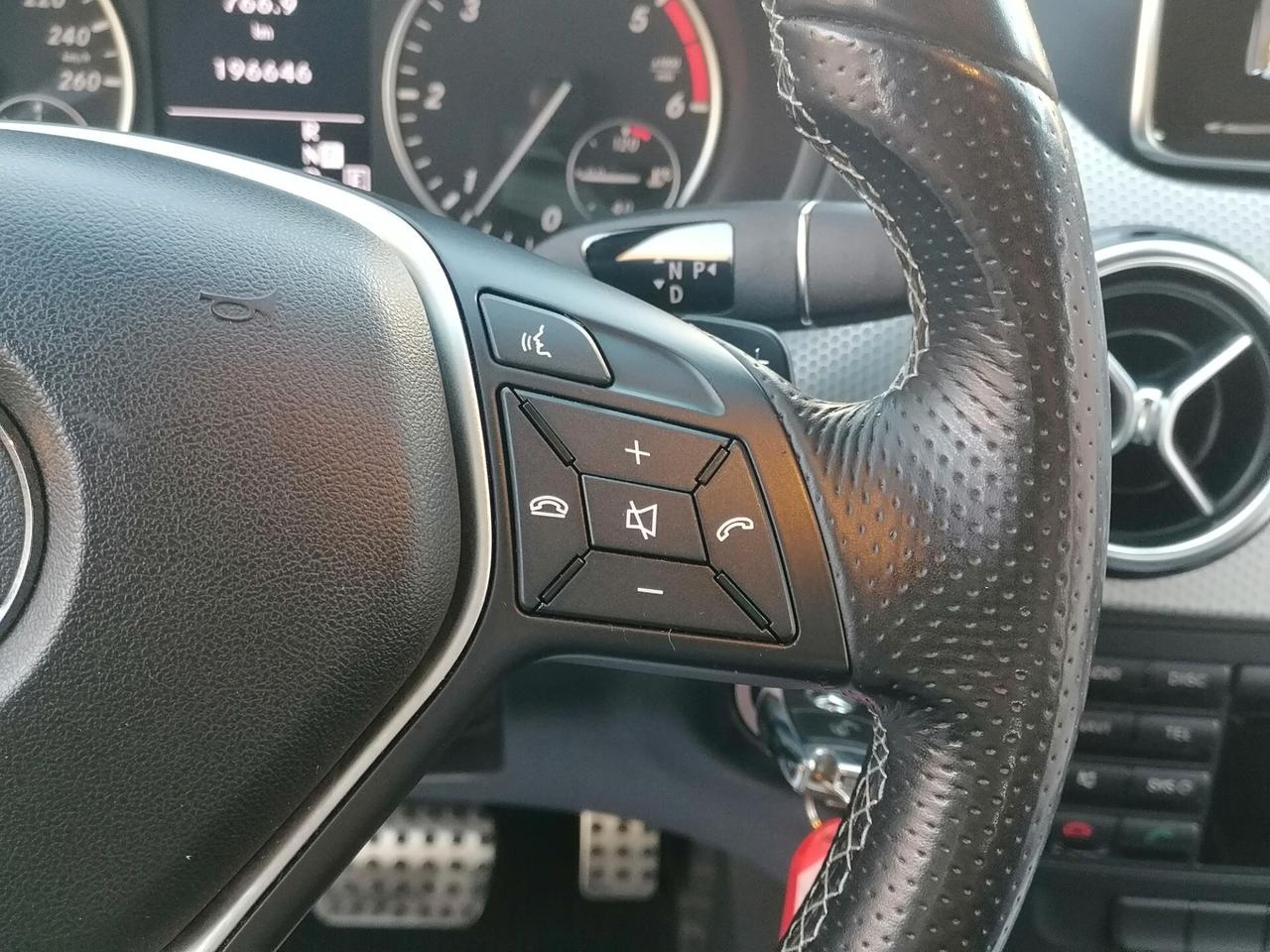 Mercedes B 200 CDI Autom Premium NAVI PELLE - 2012