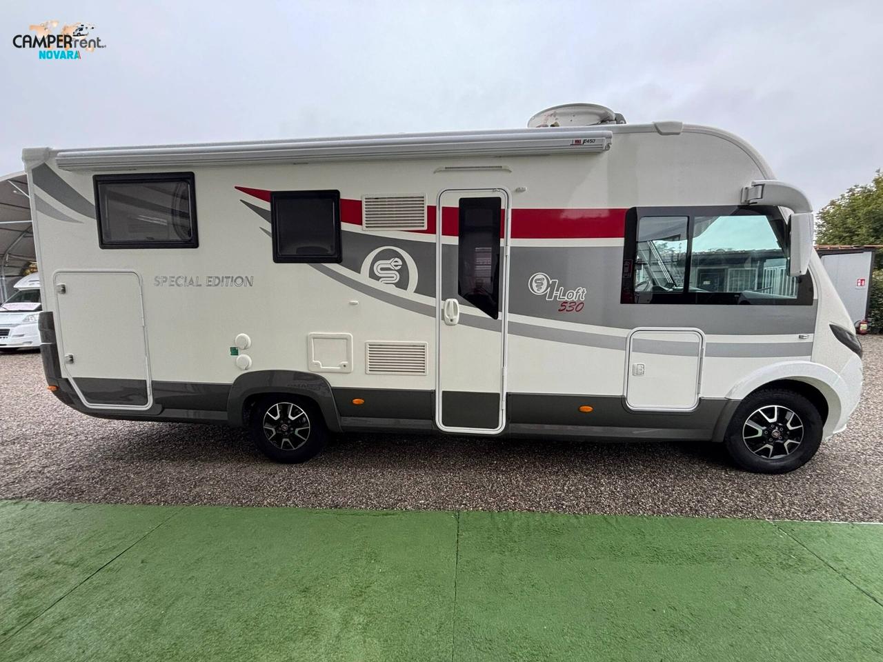 ELNAGH T-LOFT 530 SPECIAL EDITION - motorhome con letti gemelli in coda ed ampio garage