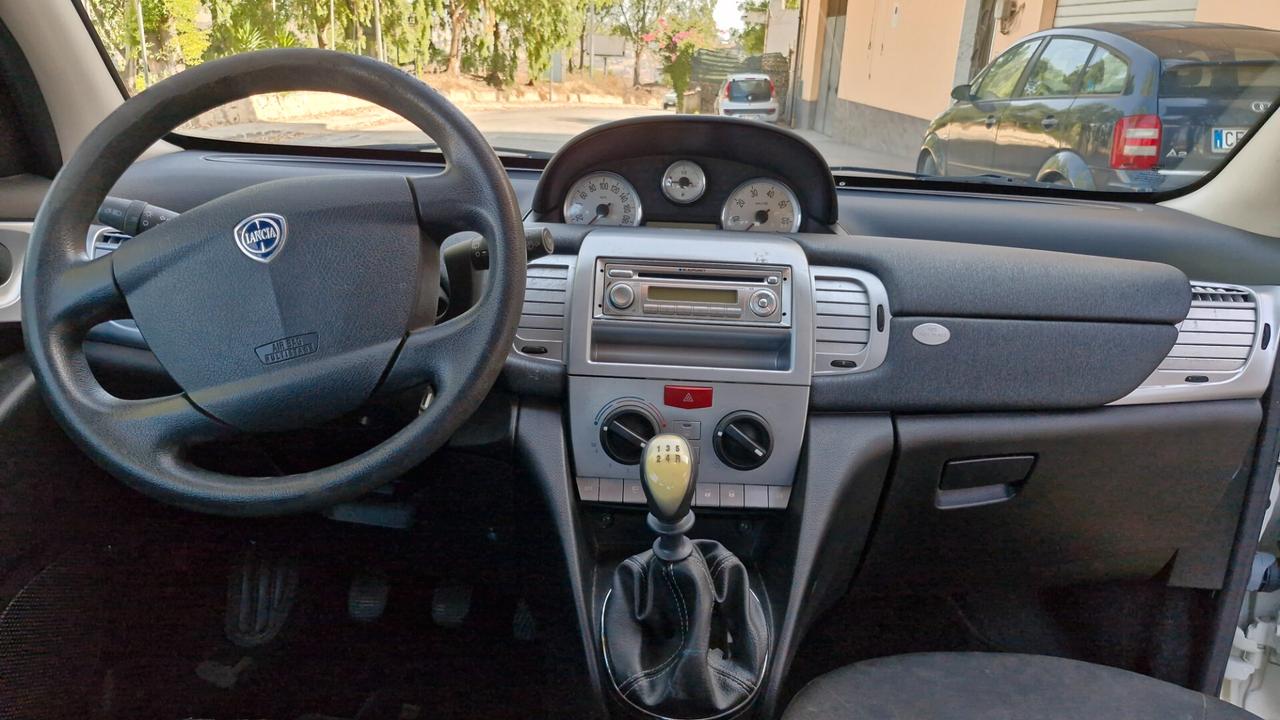 Lancia Ypsilon 1.2 69 CV Diva