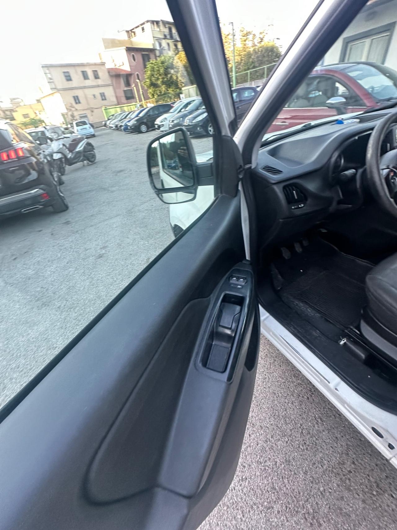 Fiat Doblo coibentato