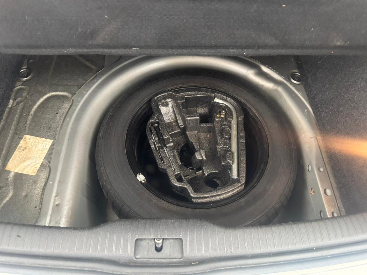 Volkswagen Golf 1.6 16V cat 5p. Highline