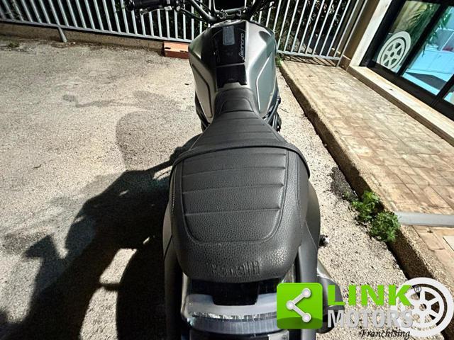 BENELLI Leoncino 800 .