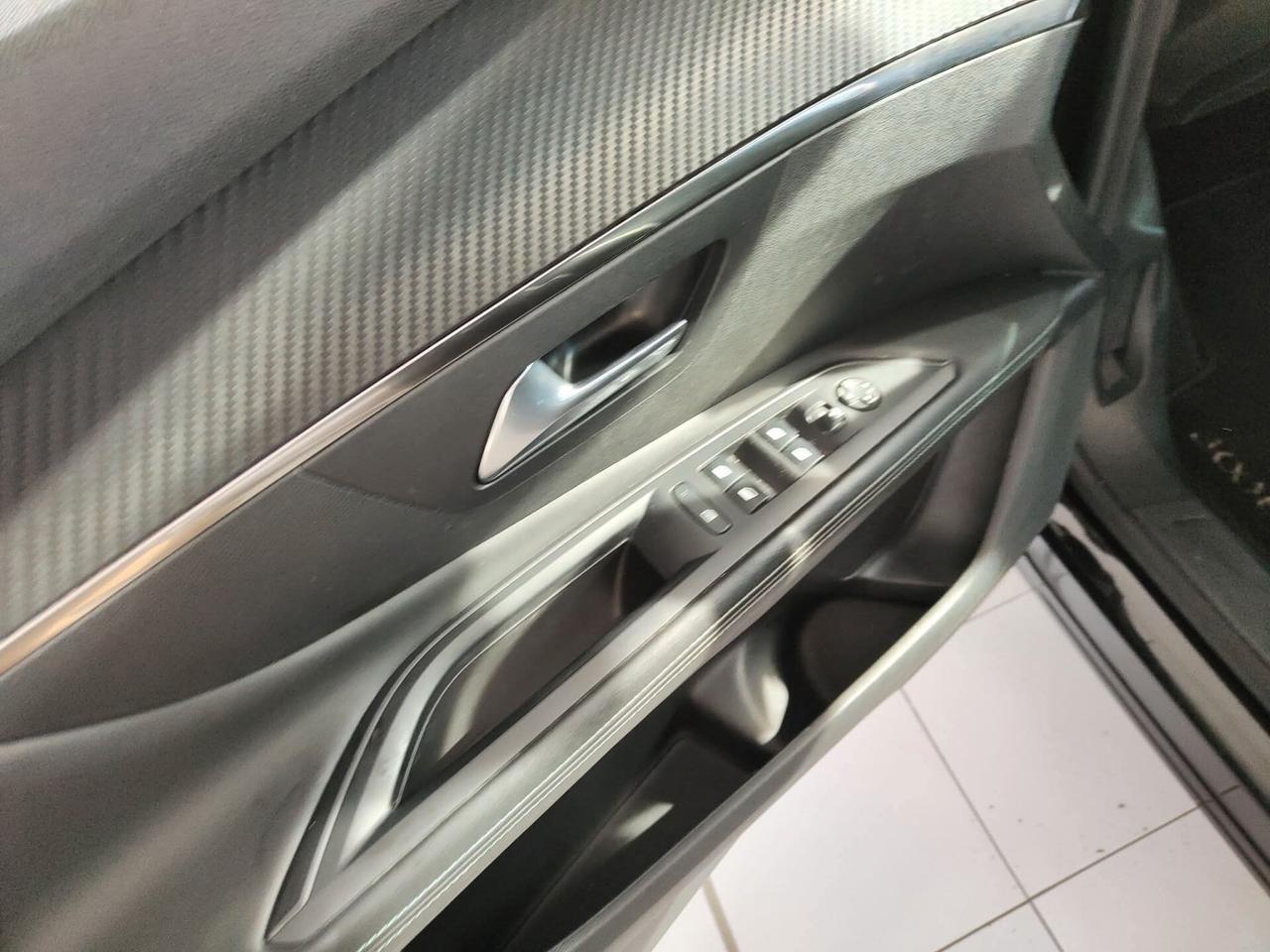 Peugeot 3008 BlueHDi 130 S&S EAT8 Allure