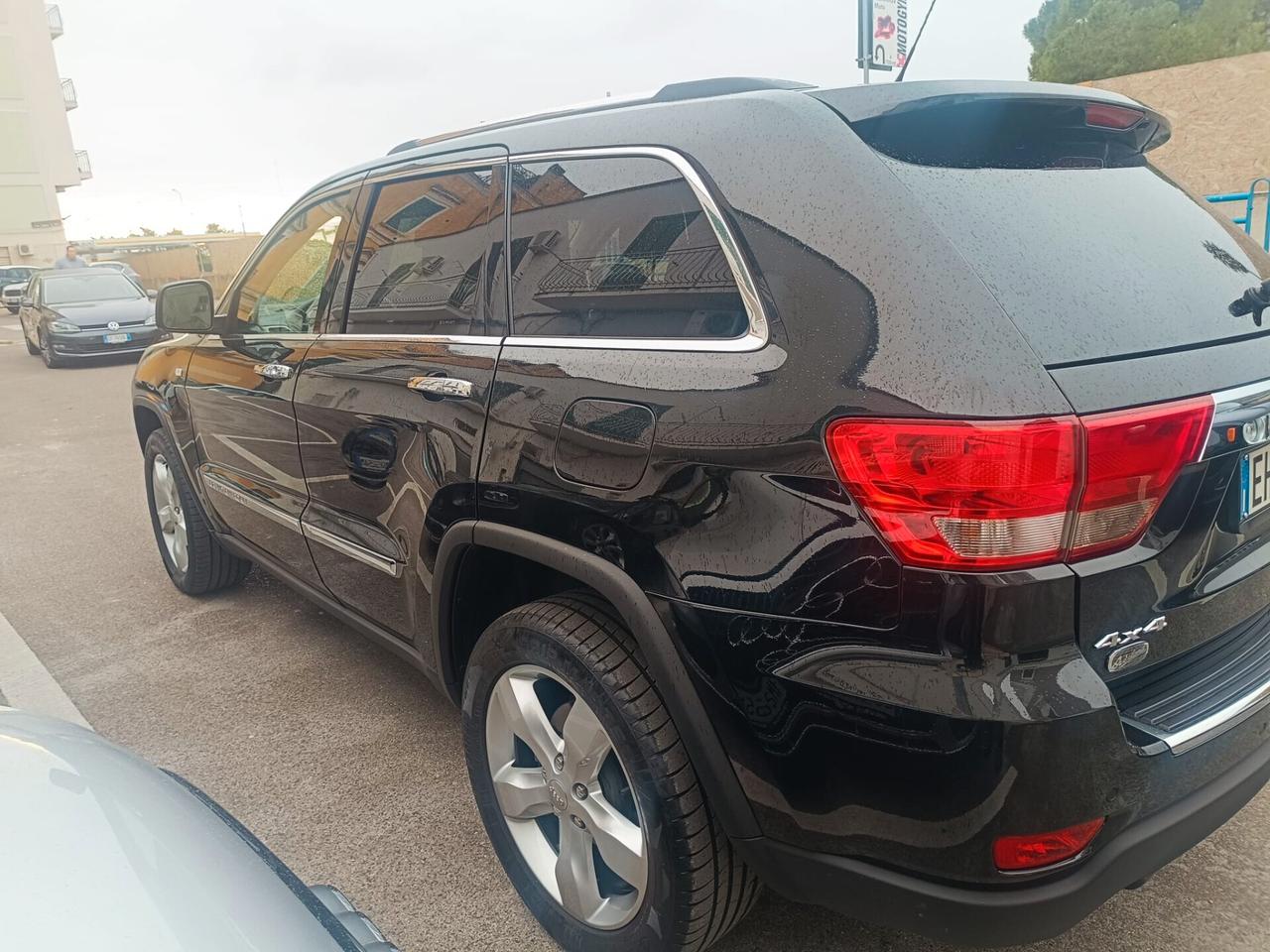 Jeep Grand Cherokee 3.0 CRD 241 CV Overland (turbodiesel)