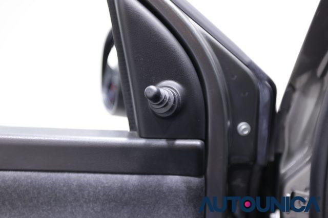 LANCIA Ypsilon 1.2 69 CV 5 PORTE GPL ECOCHIC ELEFANTINO BLU