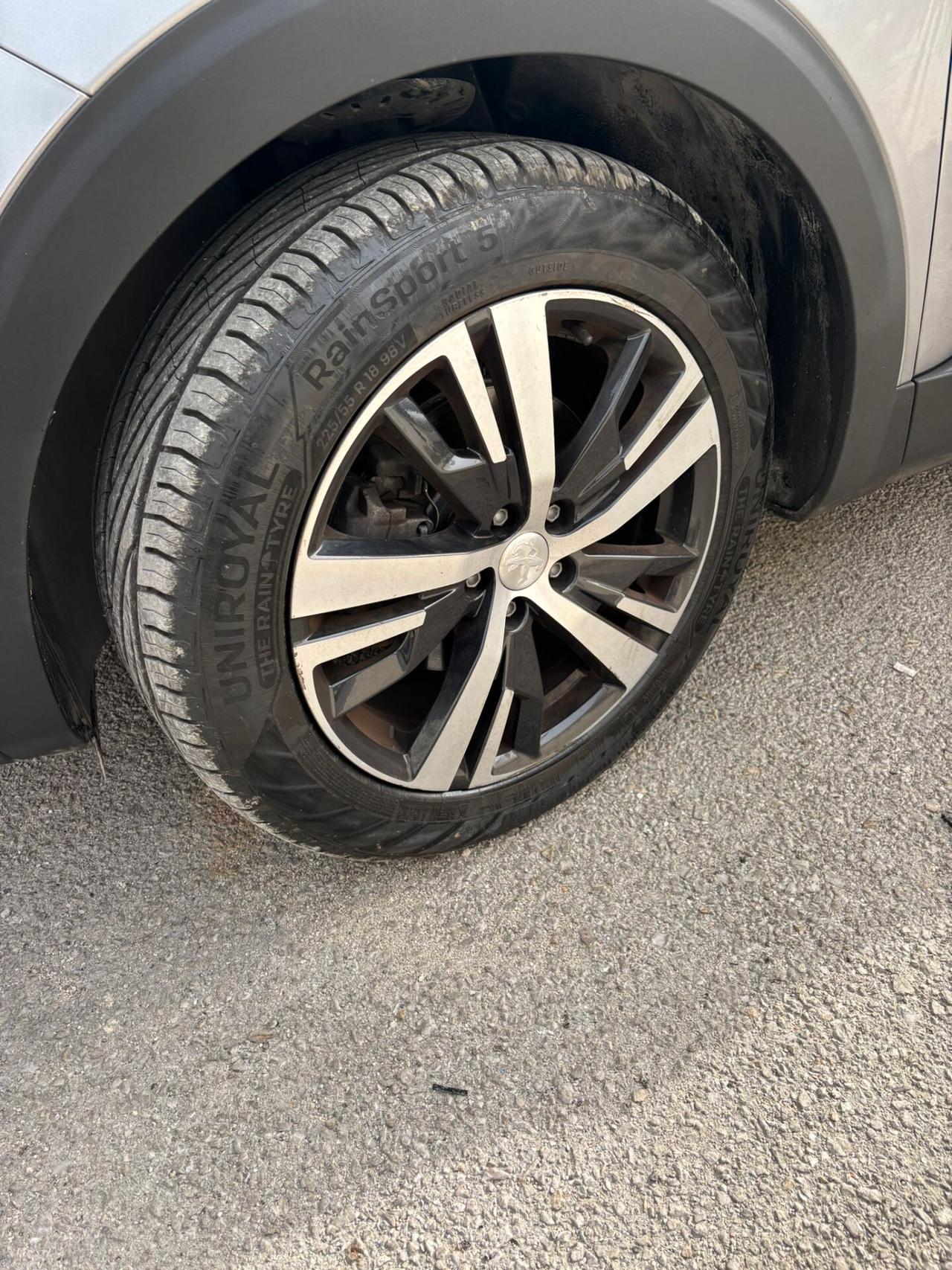 Peugeot 3008 BlueHDi 130 S&S EAT8 Allure