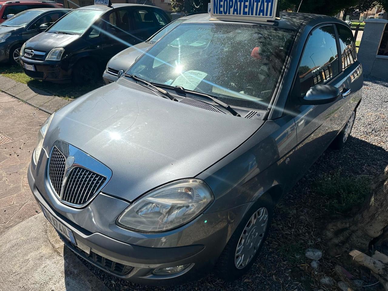 Lancia Ypsilon NEOPATENTATI PROMO SETTIMANALE