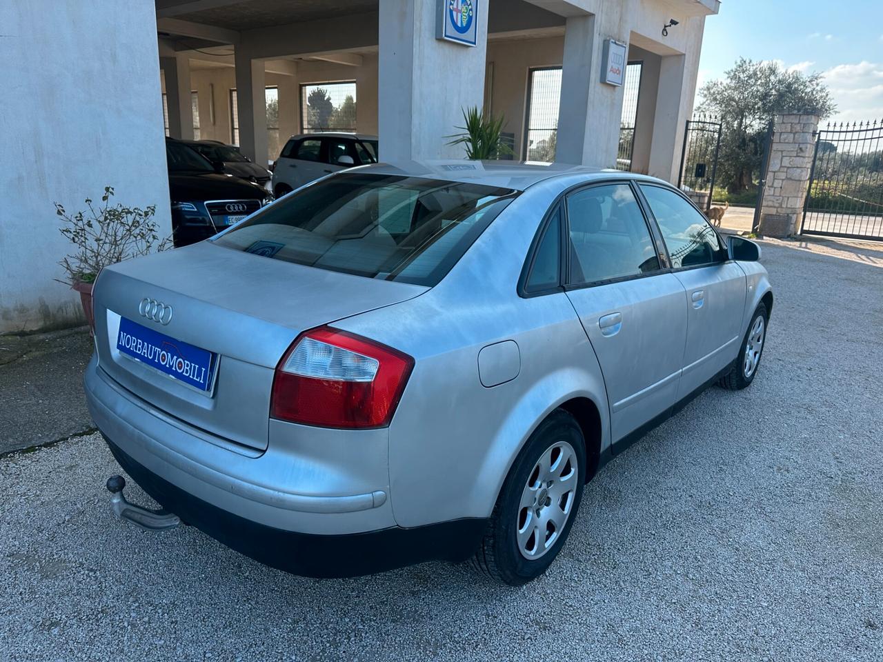 Audi A4 1.9 TDI 130cv 2002 Gancio Traino UniProp