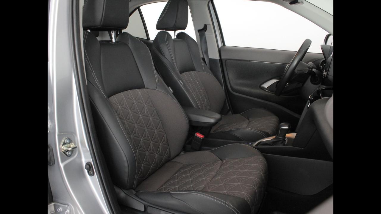 TOYOTA Yaris Cross - Yaris Cross 1.5h Lounge fwd 116cv e-cvt