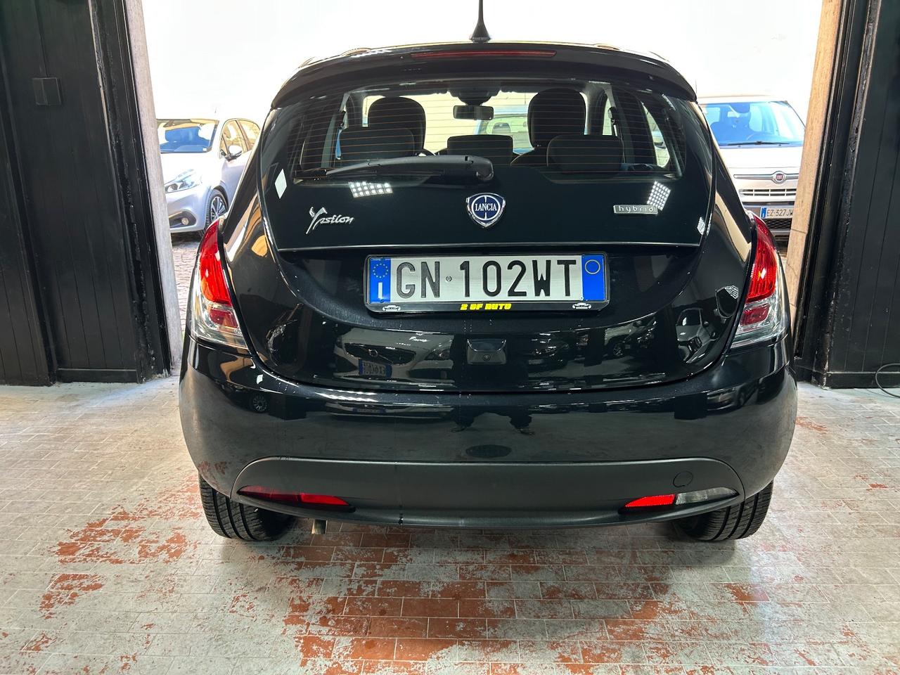 Lancia Ypsilon 1.0 FireFly 5 porte S&S Hybrid Alberta Ferretti