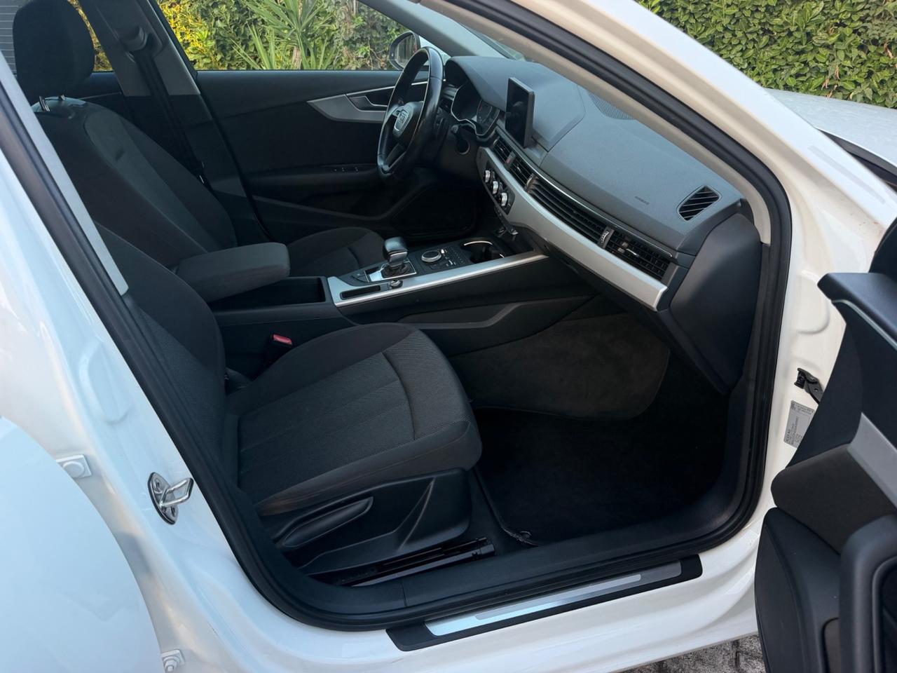 Audi A4 2.0 TDI 150 CV ULTRA EURO6