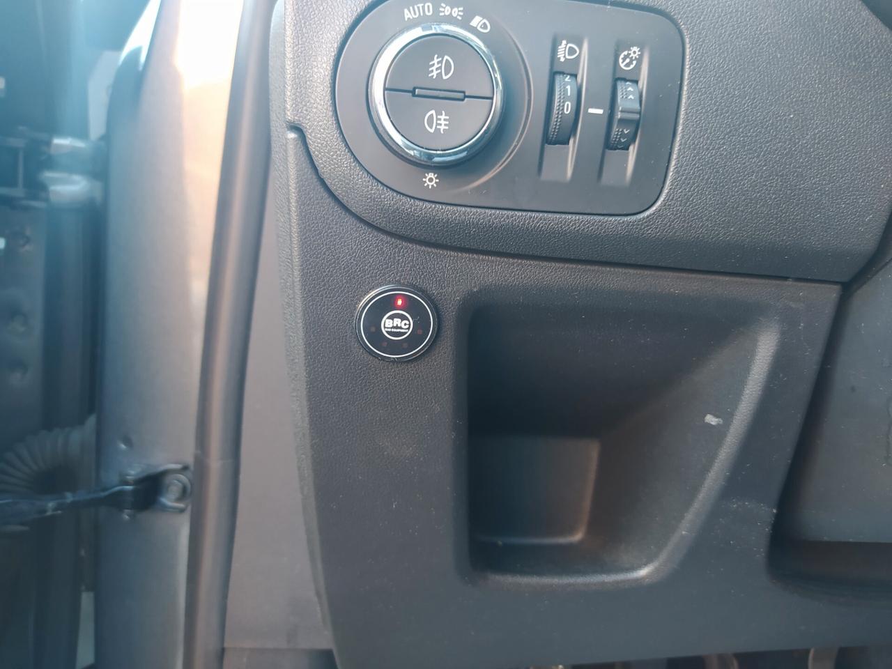 Opel Crossland X 1.2 12V Innovation GPL Neopatentati