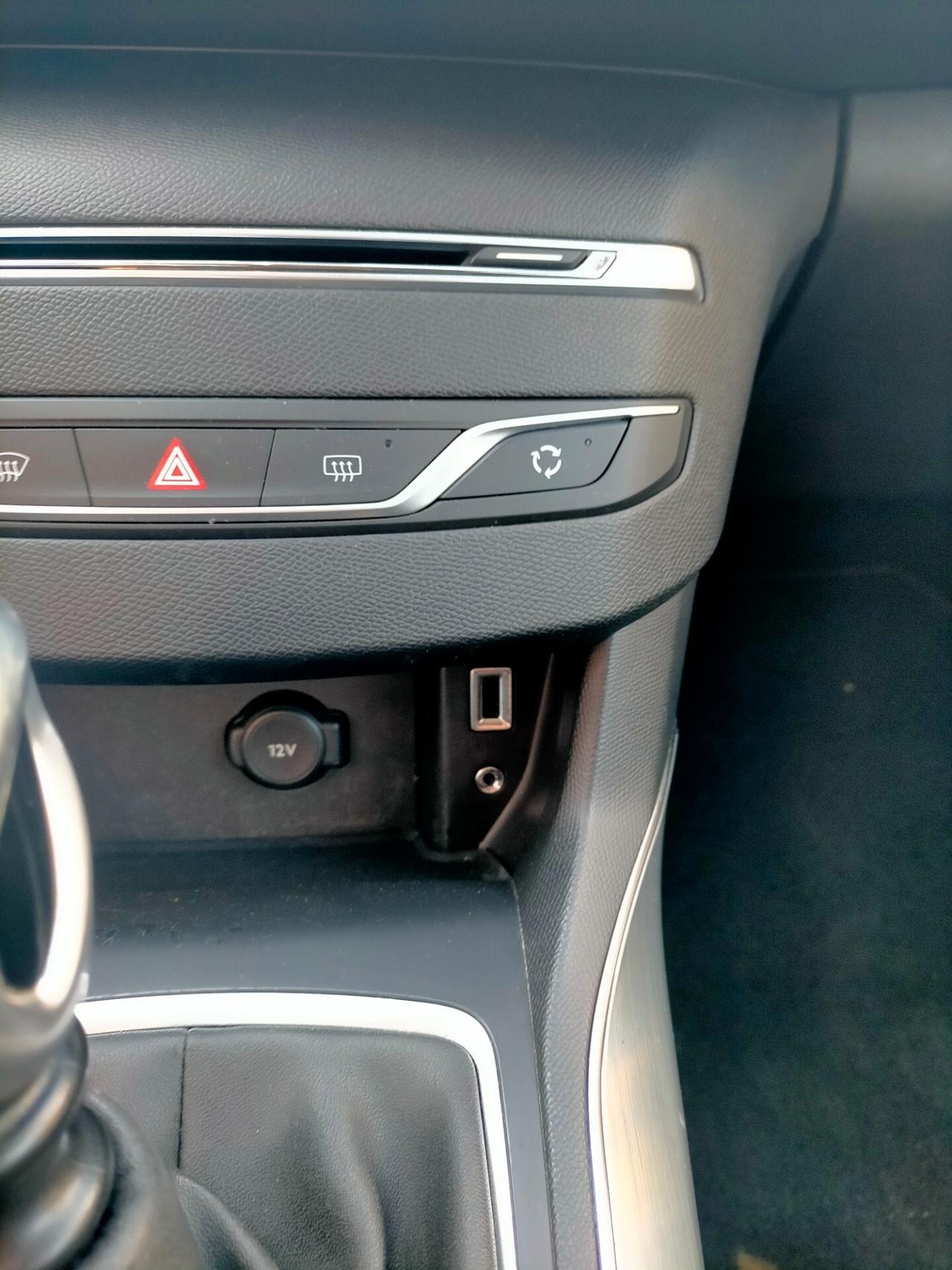 Peugeot 308 BlueHDi 120 S&S Business