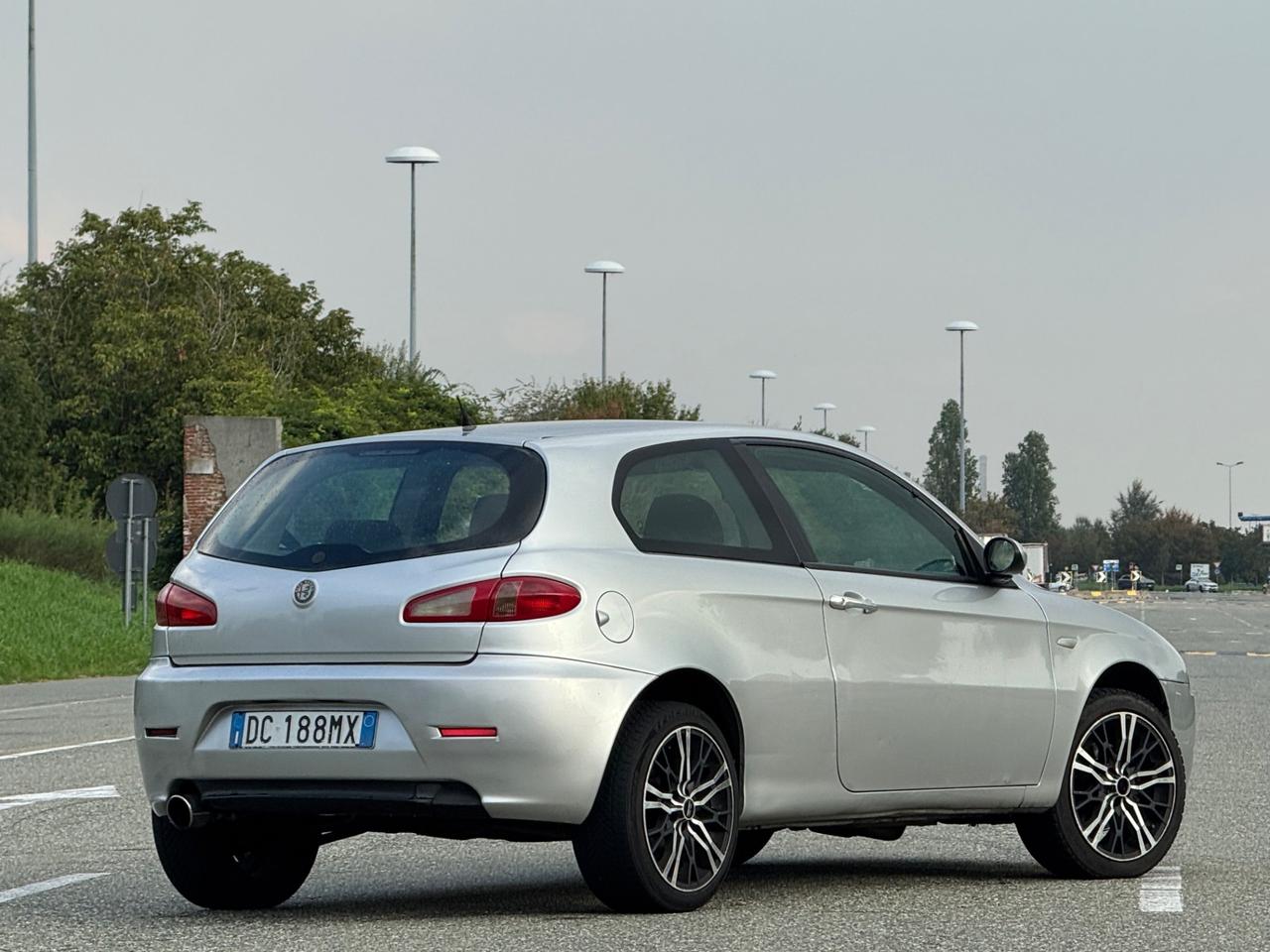 Alfa Romeo 147 1.9 JTD (120) 3 porte Distinctive Ex 120 oltre 200 CV