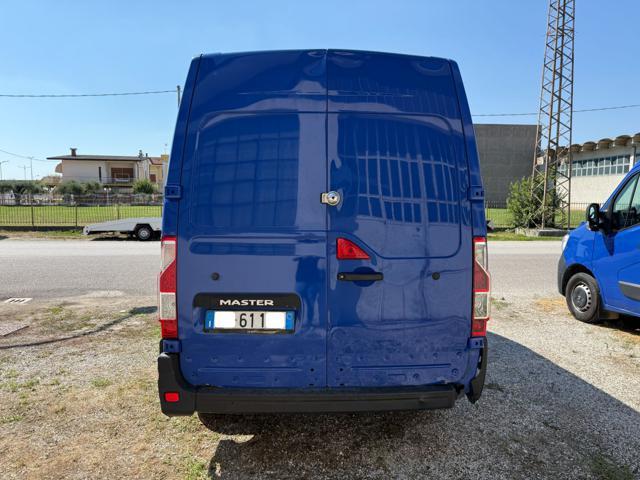 RENAULT Master T33 2.3 dCi 135 CV PASSO MEDIO