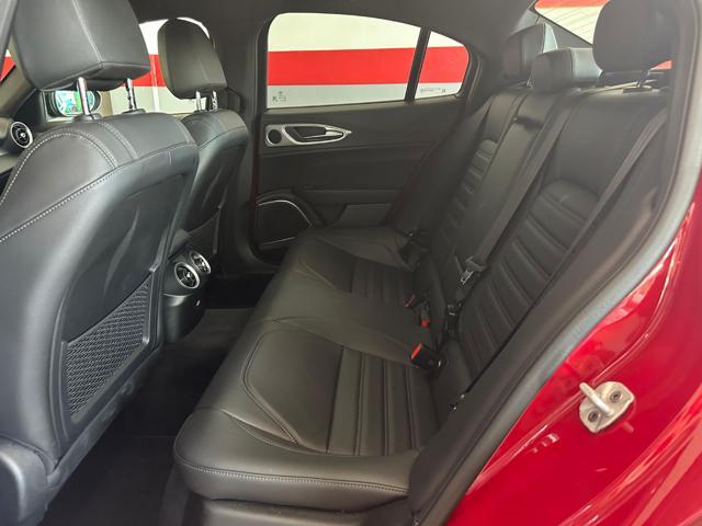 ALFA ROMEO Giulia 2.0 Turbo 280 CV AT8 AWD Q4 Veloce in arrivo