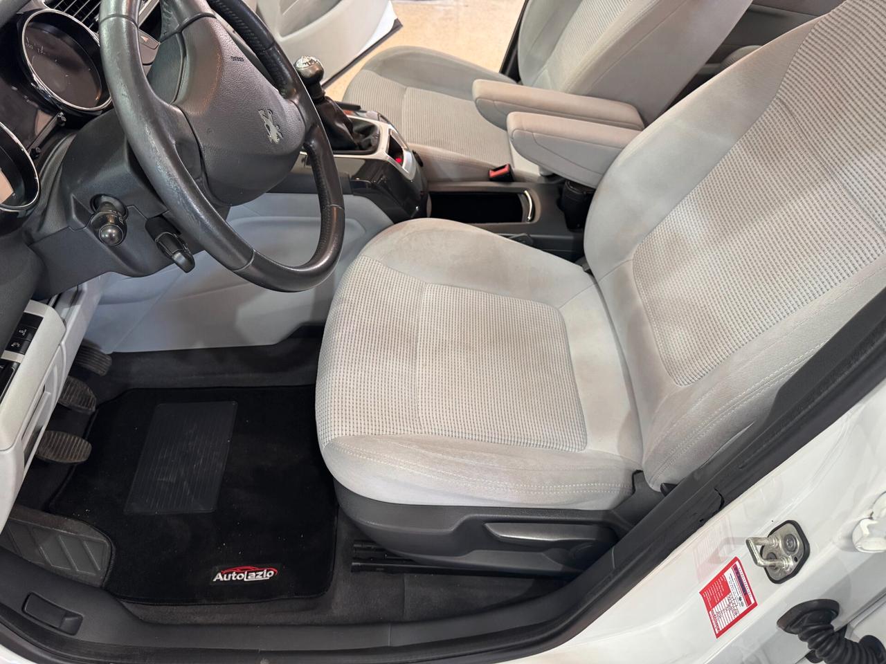 Peugeot 5008 1.6 HDi 110CV Premium NAVIGATORE