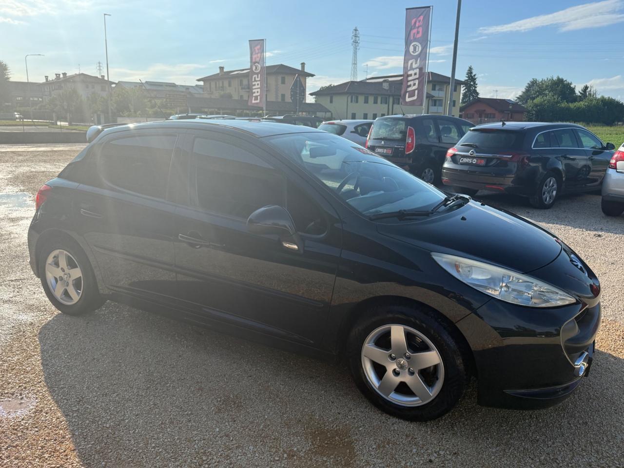 Peugeot 207 1.4 8V 75CV 5p. X Line