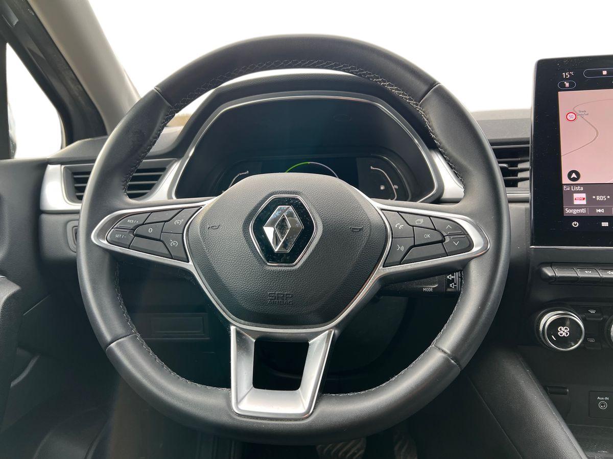 RENAULT Captur 1.6 E-Tech hybrid Initiale Paris 145cv auto