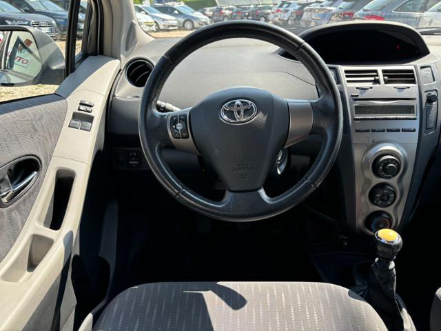 TOYOTA Yaris 1.3 5 porte Sol NEOPATENTATI