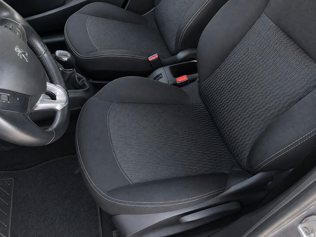 PEUGEOT 208 1.6 HDI In arrivo