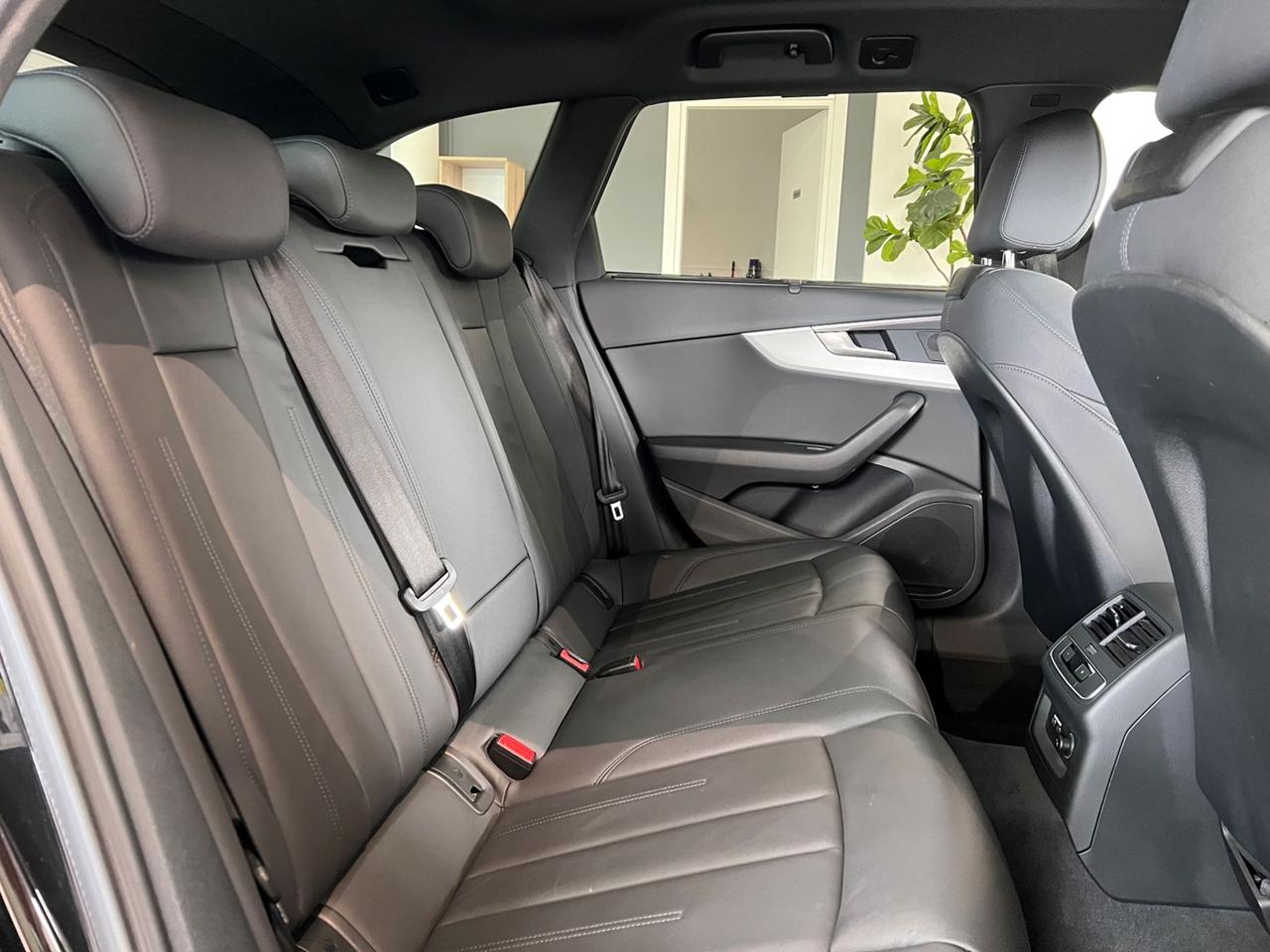 AUDI A4 V 2019 Allroad Quattro 40 2.0 tdi mhev Identity Contrast quattro 204cv s-tronic