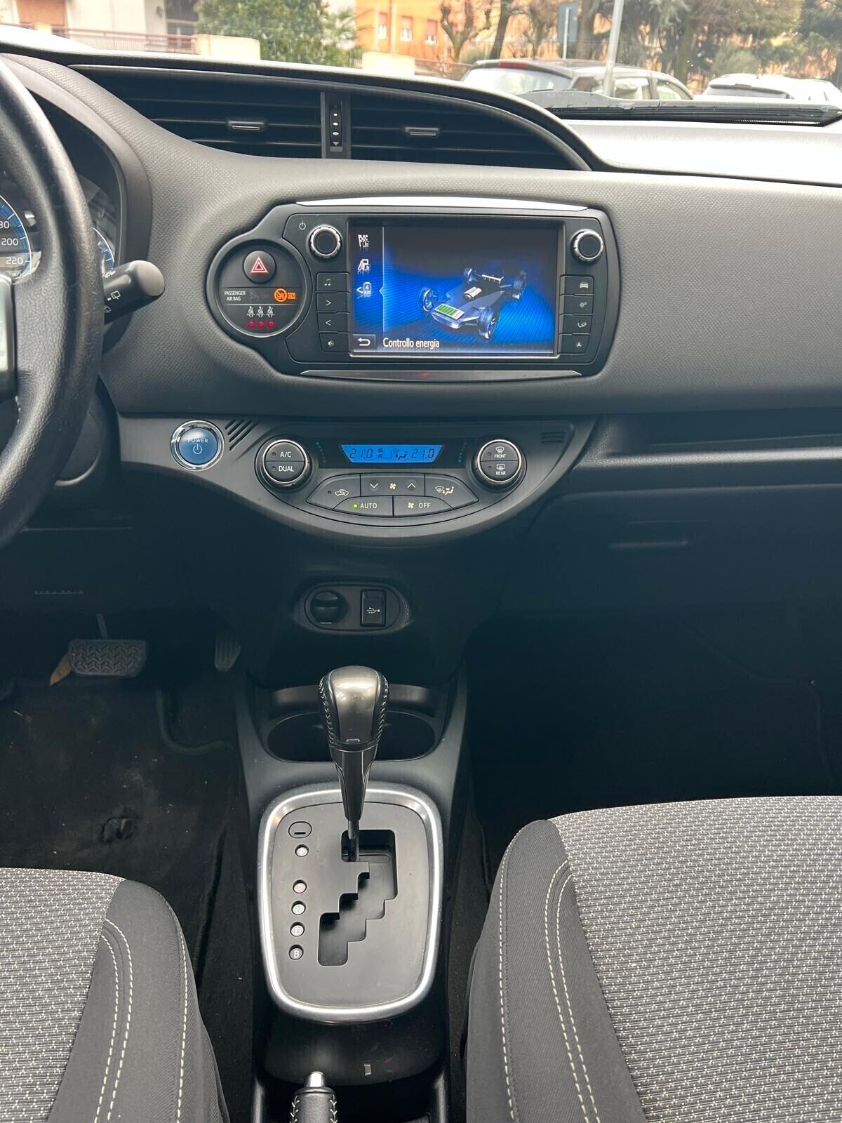 TOYOTA YARIS 1.5 HYBRID STYLE 5P NEOPATENTATI