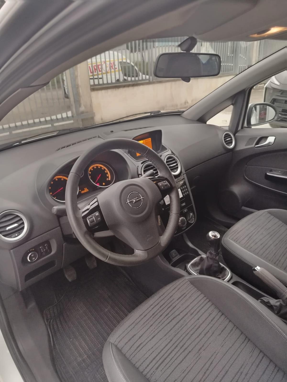 Opel Corsa 1.2 85CV 5 porte GPL